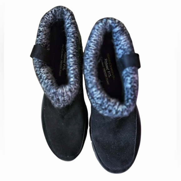Skechers Women's Black Suede  Ankle Boots with Knit Cuff. Size 9 US. - Picture 5 of 9